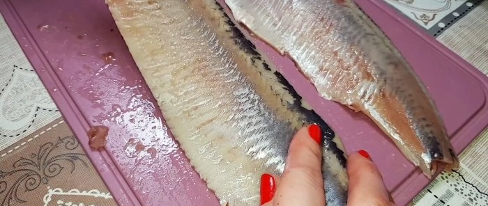 How to fillet a herring without bones in 1 minute