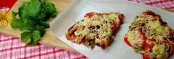 Zucchini pizza in a frying pan - light, tasty, fast