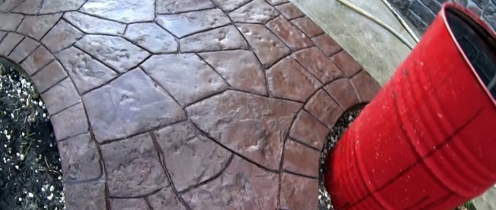 Making a concrete garden path under a stone with your own hands is not difficult