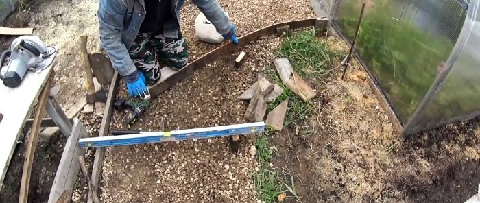 Making a concrete garden path under a stone with your own hands is not difficult