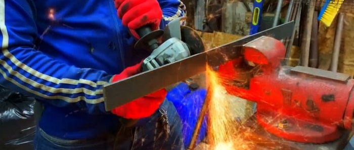 Stand for splitting firewood with a hammer from an old car wheel