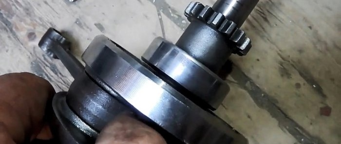 How to remove a tightly seated crankshaft bearing