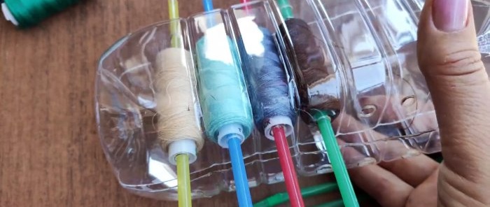 Now nothing will get tangled. Method for storing sewing threads in a PET bottle