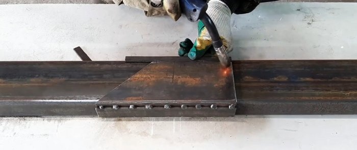 How to make a template for quickly cutting a profile pipe at angles of 45 and 90 degrees