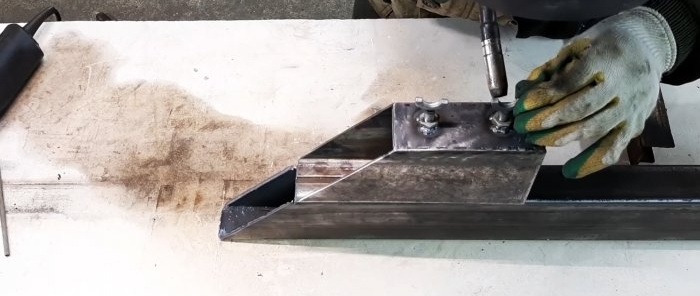 How to make a template for quickly cutting a profile pipe at angles of 45 and 90 degrees