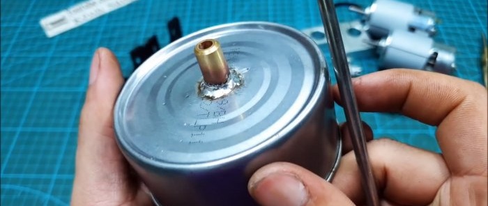 How to make a powerful pump with two motors from cans