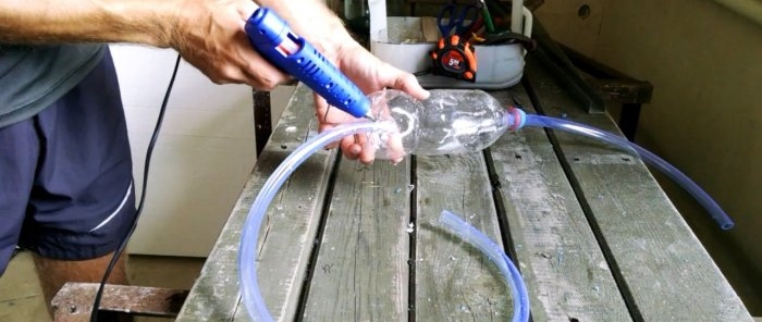 How to drain gasoline without swallowing a bulb from a PET bottle onto a hose