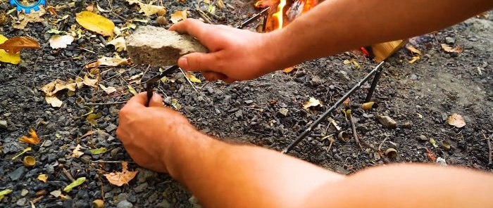 How to make a light stand for skewers for picnics and hikes