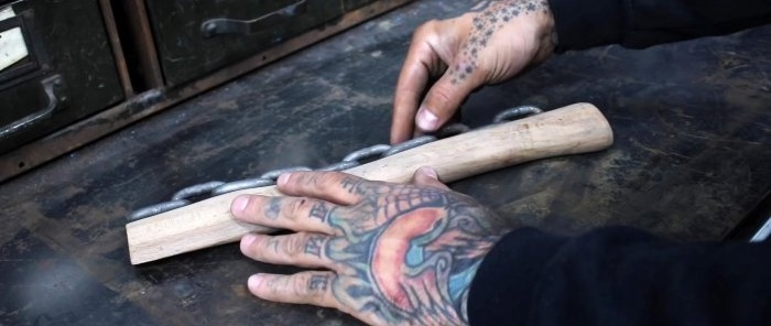 How to restore and make a cool ax using a chain