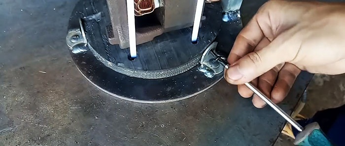 How to make a simple jigsaw from a refrigerator compressor