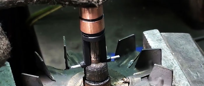 How to change generator rotor slip rings