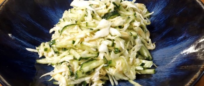 You can't imagine how delicious cabbage and cucumber salad will be with this secret ingredient.