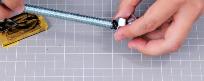 How to make a sealant gun for a screwdriver and make repairs comfortably