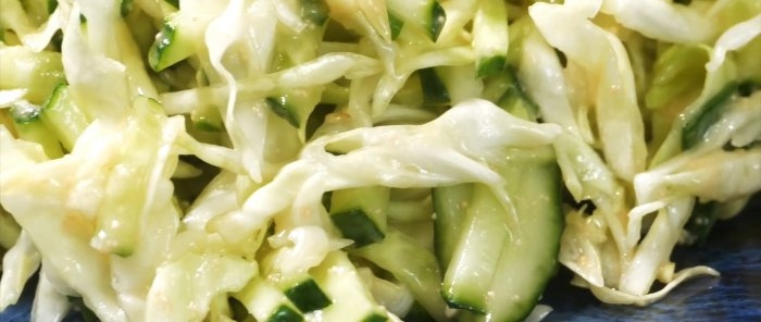 You can't imagine how delicious cabbage and cucumber salad will be with this secret ingredient.