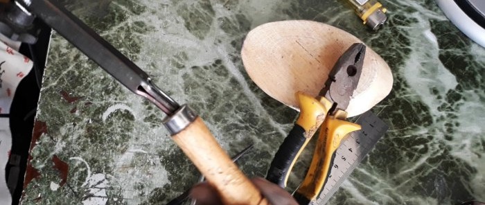 How to make a mini metal hacksaw for working in hard-to-reach places