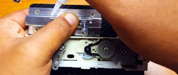 How to make an electronic lock from a DVD drive