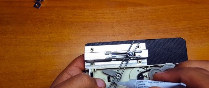 How to make an electronic lock from a DVD drive