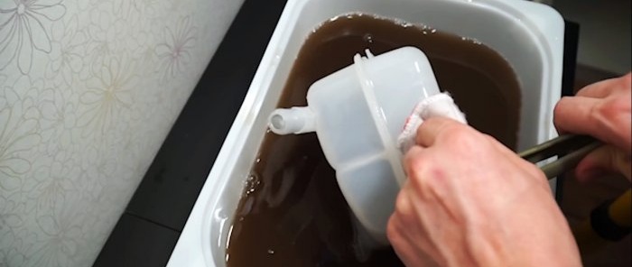 How to clean a car tank so it looks like new