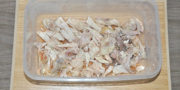 Budget delicacy How to cook marbled meat cuts from chicken and pig ears