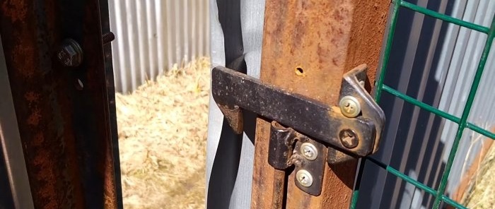 How to make a keyless secret lock for a gate