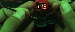 How to make a voltmeter without power