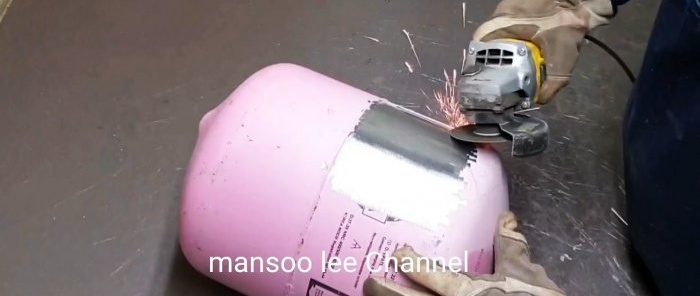 How to make a grill from a gas cylinder for a fuel briquette