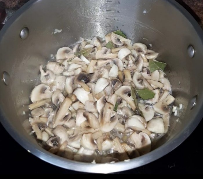 How to easily marinate champignons and enjoy a great appetizer