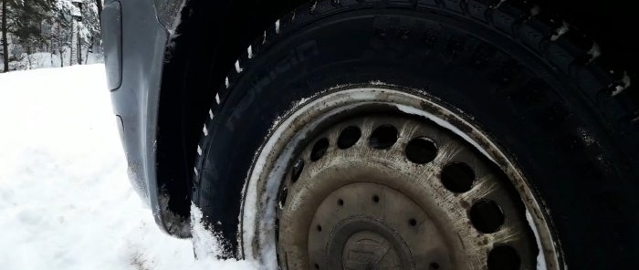 How to get out of deep snow or mud without assistance