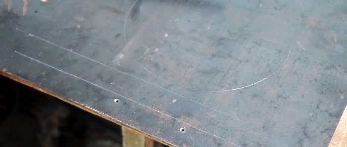 How to make a marking compass from trash in just 10 minutes