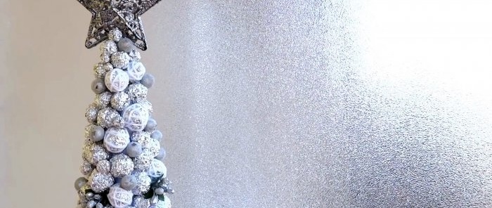 How to make a beautiful Christmas tree out of foil