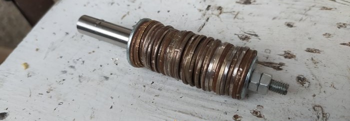 How to make an original screwdriver from Soviet coins