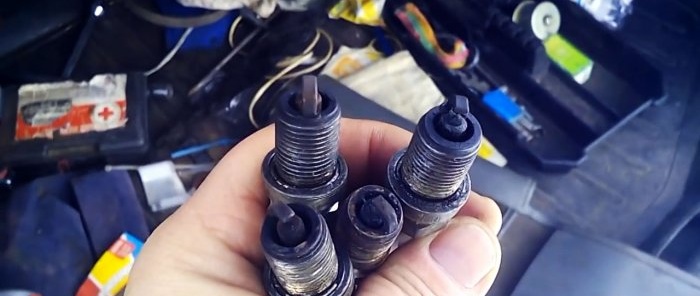 Very dirty spark plugs