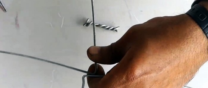 Measure and bend the ends of the wire at 90 degrees