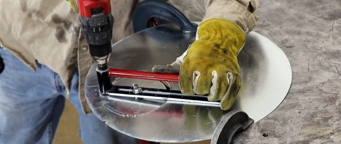 Milling a hole in thin metal