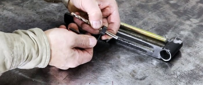 a regular drill is installed in the sleeve