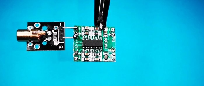 Solder the laser module to the amplifier