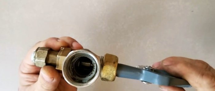 Screwing on a homemade adapter