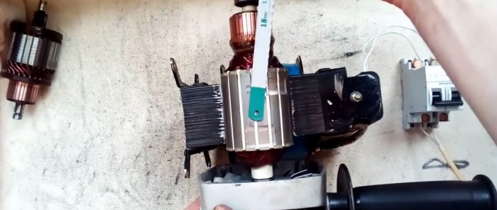 Jak vyrobit zařízení z transformátoru pro rychlou kontrolu kotvy elektromotoru