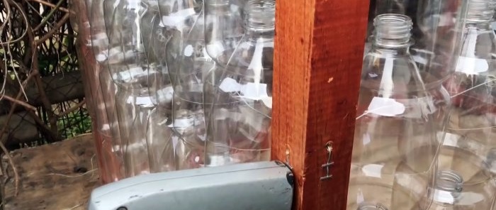 The idea of ​​a homemade greenhouse from PET bottles