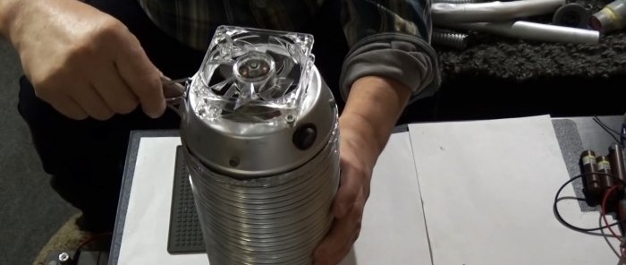 Do-it-yourself mini long-burning camping stove using lard