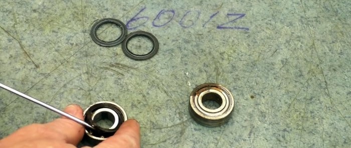 How to remove a bearing race from the housing