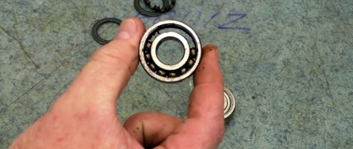 How to remove a bearing race from the housing