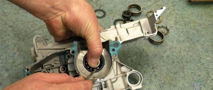 How to remove a bearing race from the housing