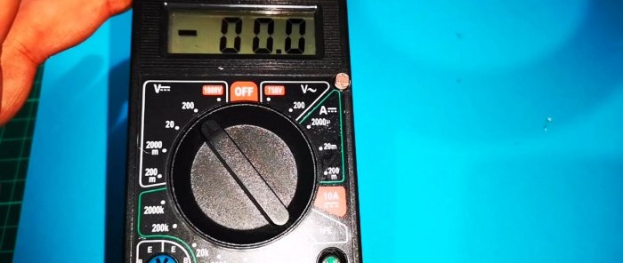 How to turn on the multimeter backlight automatically