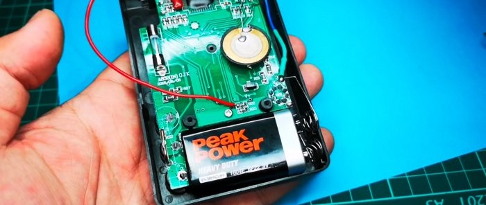 How to turn on the multimeter backlight automatically