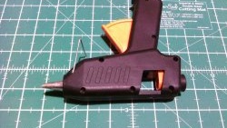 How to repair and convert a glue gun from 220 V to 12 V