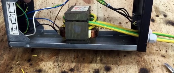 How to make a powerful contact soldering iron from a microwave transformer