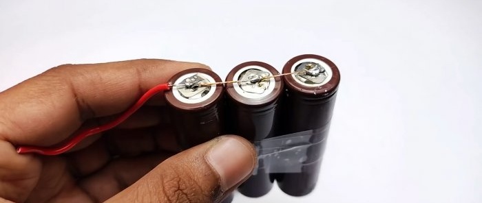 How to make a 12 V Li-ion battery from a laptop battery and PVC pipe