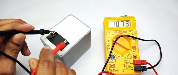 How to make a 12 V Li-ion battery from a laptop battery and PVC pipe