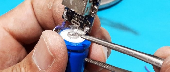 How to make a simple 5000 mAh Power Bank from a syringe